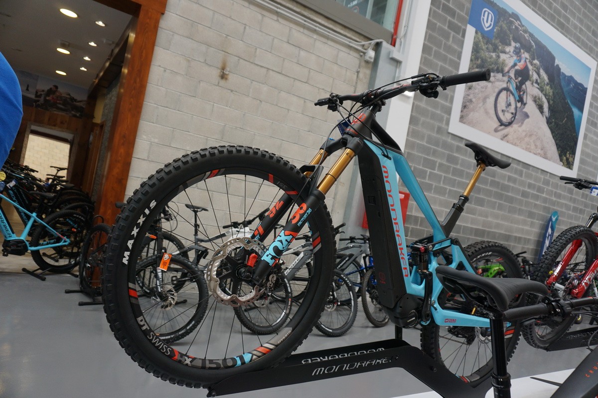 Bicicletas eléctricas en exposición